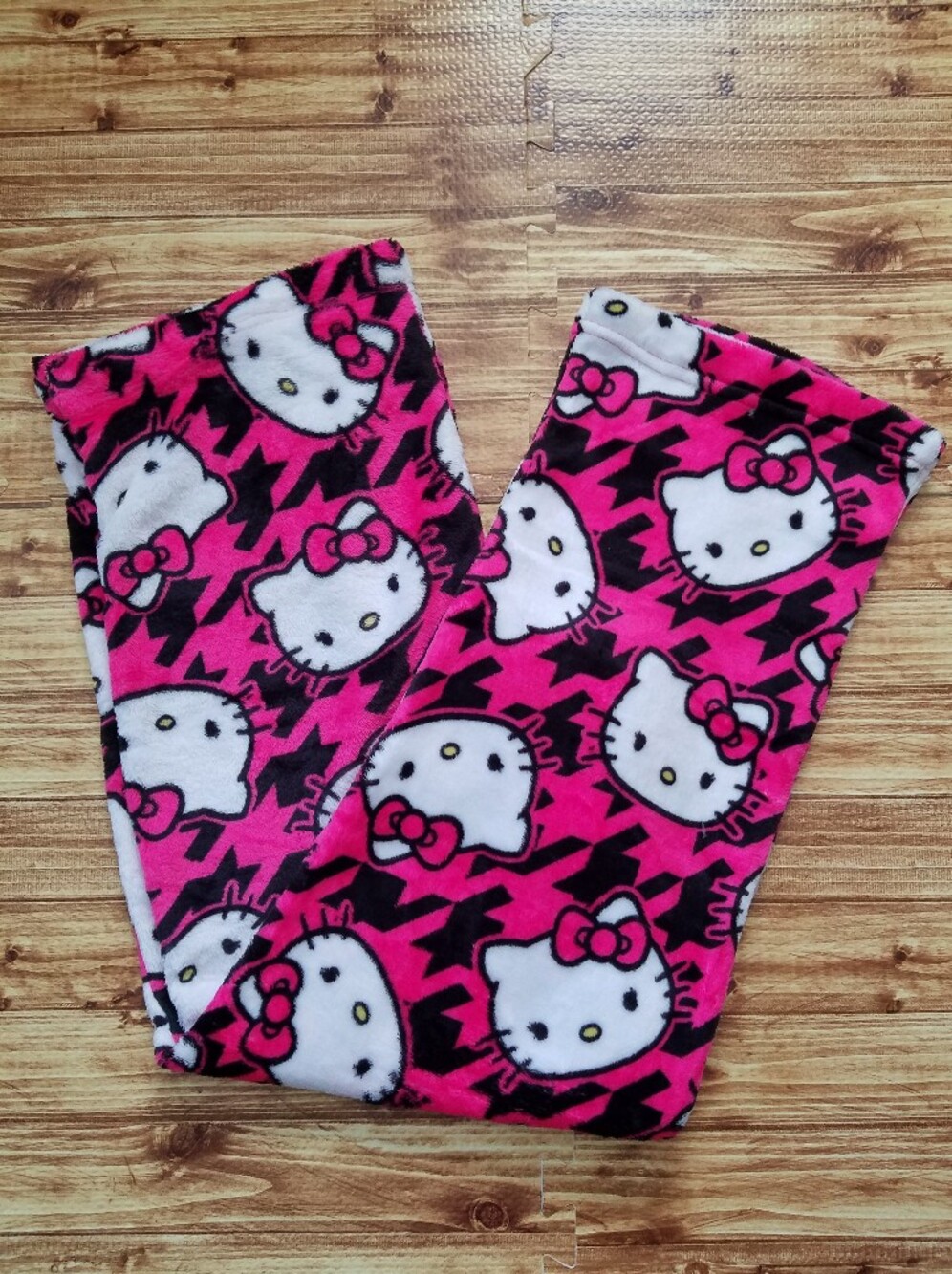 Hello Kitty Pink and Black Pajama Pants Sleepwear Women's XL Sanrio